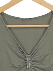 Vorschaubild 3 von Damen T-Shirt Gr. 38/M Oliv Feminin Pailletten V-Ausschnitt