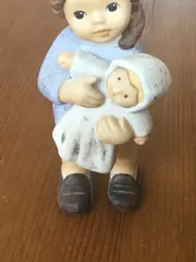 Vorschaubild 3 von Porzellanfigur Mädchen mit Baby Deko 13cm Mehrfarbig Nostalgisch