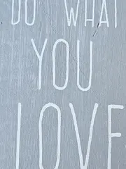 Vorschaubild 2 von Buchstaben Deko Schild "Do What You Love" Grau Holz Modern