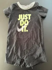 Vorschaubild 2 von Baby Strampler Body Just Do It Gr. 68/80 Schwarz Kurzarm