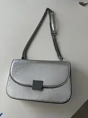 Vorschaubild 2 von Umhängetasche Silber Metallic Kettengurt Elegant Damen Party