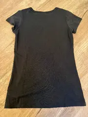 Vorschaubild 2 von Damen T-Shirt V-Ausschnitt Oliv Gr. S Basic Logo