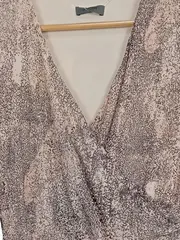 Vorschaubild 4 von Damen Wickelkleid Gr. 38 M Rosa Abstrakt Freizeitkleid