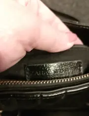 Vorschaubild 4 von Damen Henkeltasche Schwarz Lackleder-Optik Goldkette Elegant