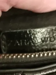 Vorschaubild 7 von Damen Henkeltasche Schwarz Lackleder-Optik Goldkette Elegant