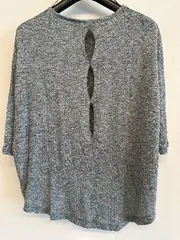 Vorschaubild 2 von Damen Shirt Pullover Gr. XS grau meliert Cut-Out Rücken