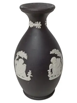 WEDGWOOD Vase