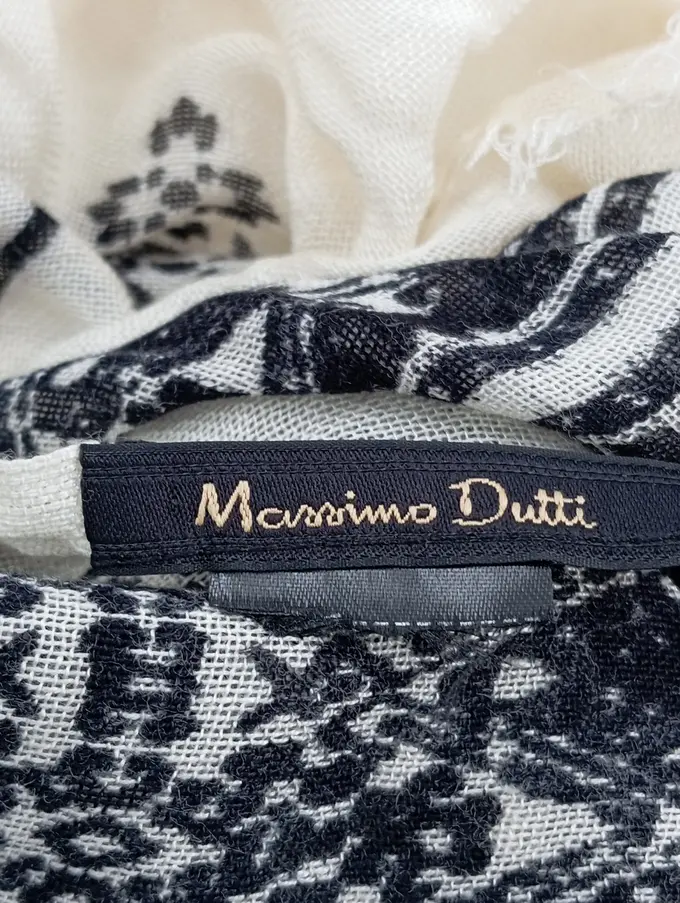 MASSIMO DUTTI Schal Bild 2