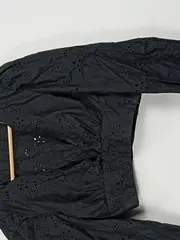 Vorschaubild 3 von Damen Crop Top Langarmshirt Lochstickerei Schwarz Gr. M