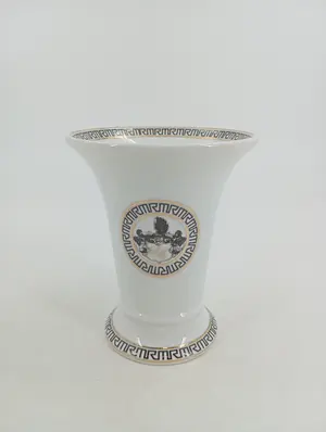 RICARDA M. Vase