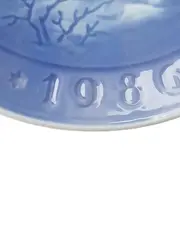 Vorschaubild 3 von Weihnachtsteller 1986 Porzellan Sammelteller Schlitten Blau