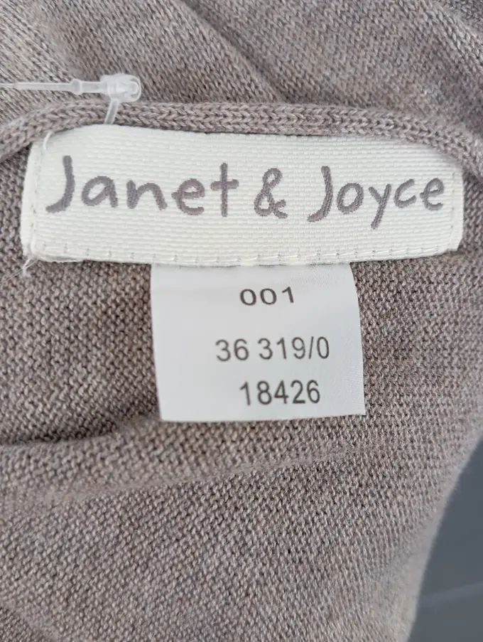 JANET & JOYCE Poncho Bild 4