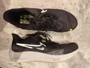 Vorschaubild 2 von Air Zoom Pegasus Shield Herren Laufschuhe Gr. 44,5 Grau Neongelb