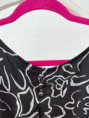 Vorschaubild 4 von Damen Bluse Gr. 38 Schwarz mit Blumenmuster Kurzarm Casual