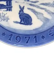 Vorschaubild 5 von Sammelteller 1971 Hase Winterlandschaft Porzellan Blau