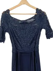 Vorschaubild 2 von Damen Jumpsuit mit Spitze Gr. 34/XS Blau Elegant