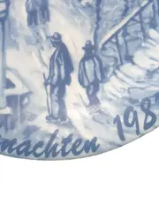 Vorschaubild 2 von Weihnachtsteller 1981 Kirchgang Oberbayern Porzellan Blau 20cm