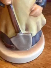 Vorschaubild 4 von Junge mit Schaufel Figur Porzellan Kind Spielfigur 9.5 cm Mehrfarbig