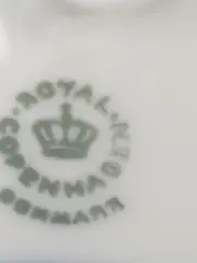 Vorschaubild 4 von 1982 Weihnachtsteller Porzellan Sammelteller Mädchen Hase 18cm