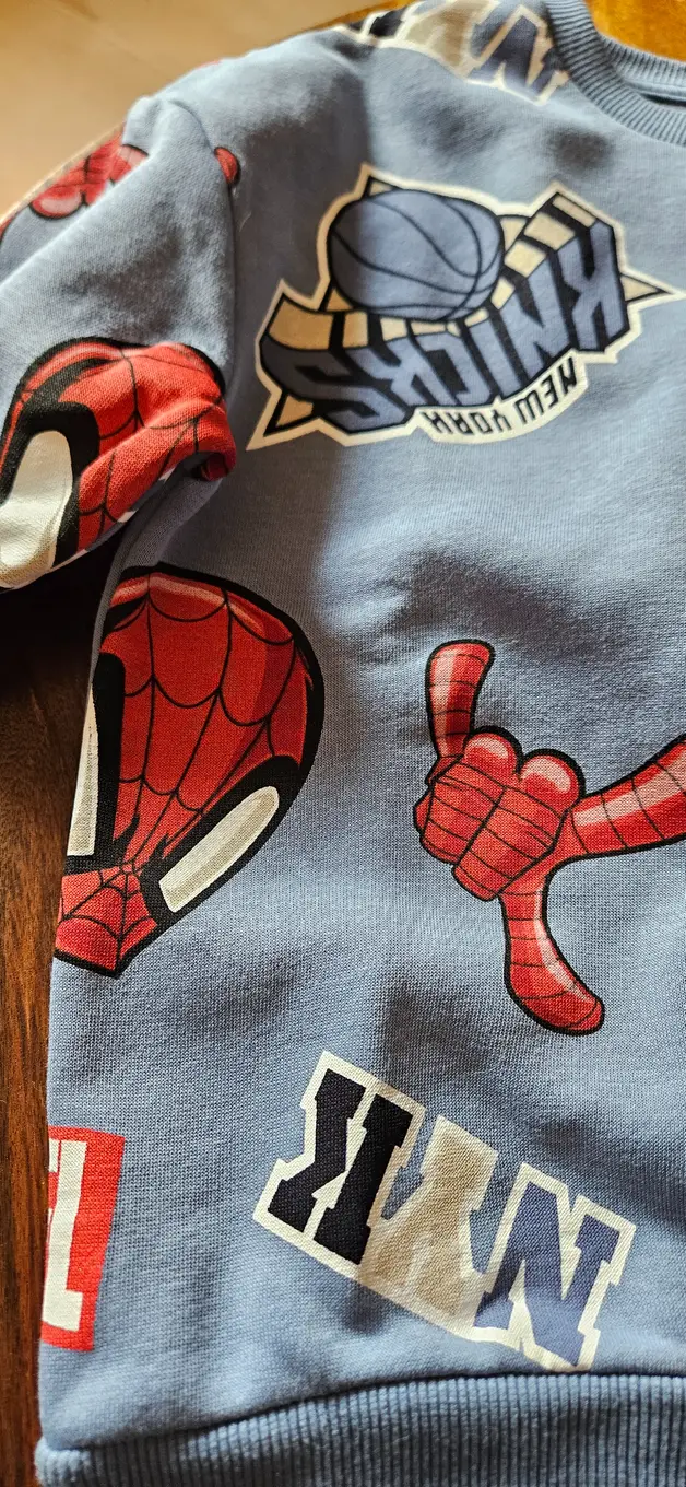 SPIDER-MAN Pullover Bild 2
