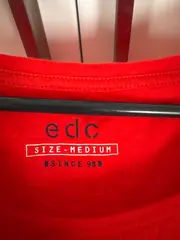 Vorschaubild 4 von EDC Damen T-Shirt Rot Einheitsgröße Casual Herz-Applikationen