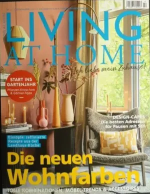 LIVING AT HOME Zeitschrift