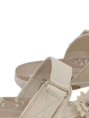 Vorschaubild 4 von CAMO Sandalen Damen Gr. 38 Beige Feminin mit Blumenapplikationen