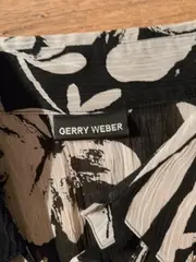 Vorschaubild 3 von Damen Kostüm mit Rock Gr. 46 Schwarz Blumenmuster Elegant