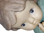 Vorschaubild 4 von Mädchen mit Herz Ti amo Porzellan Dekofigur weiß 10cm