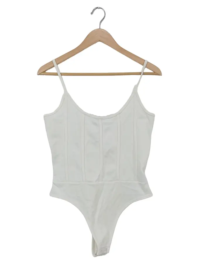 NA-KD Body Bild 1