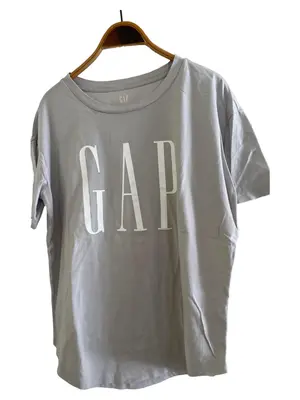 GAP T-Shirt