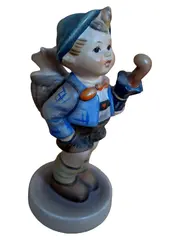 Vorschaubild 1 von Porzellan Dekofigur Junge mit Stock Tasche Traditionell Mehrfarbig 12cm