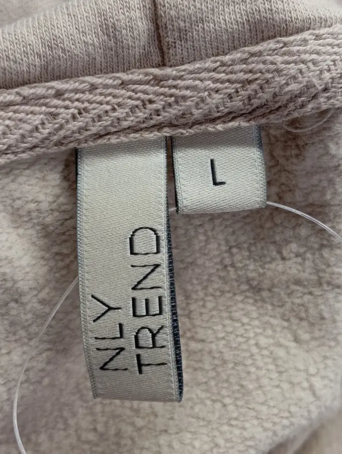 NLY BY NELLY Kapuzenpullover Bild 3