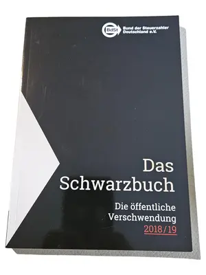Politikbuch