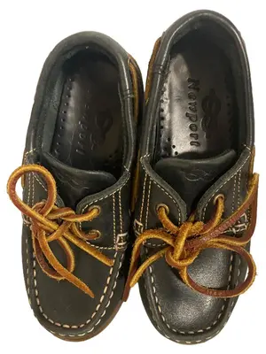 NEWPORT Schnürschuhe