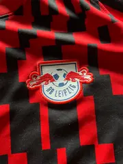 Vorschaubild 5 von RB Leipzig Fußball Trikot Herren Rot Schwarz Muster Gr. L