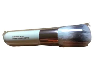 NUDE BY NATURE Puderpinsel