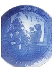 Vorschaubild 1 von Weihnachtsteller 1981 Sammelteller Porzellan Baum Blau 18cm