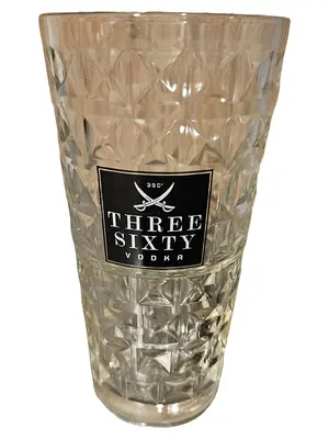 THREE SIXTY Trinkglas