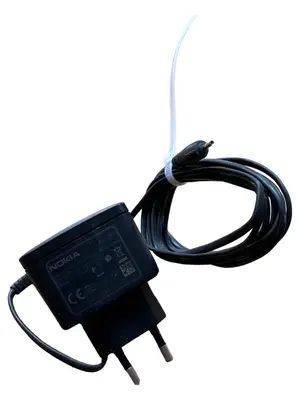 NOKIA Steckdosenladegerät