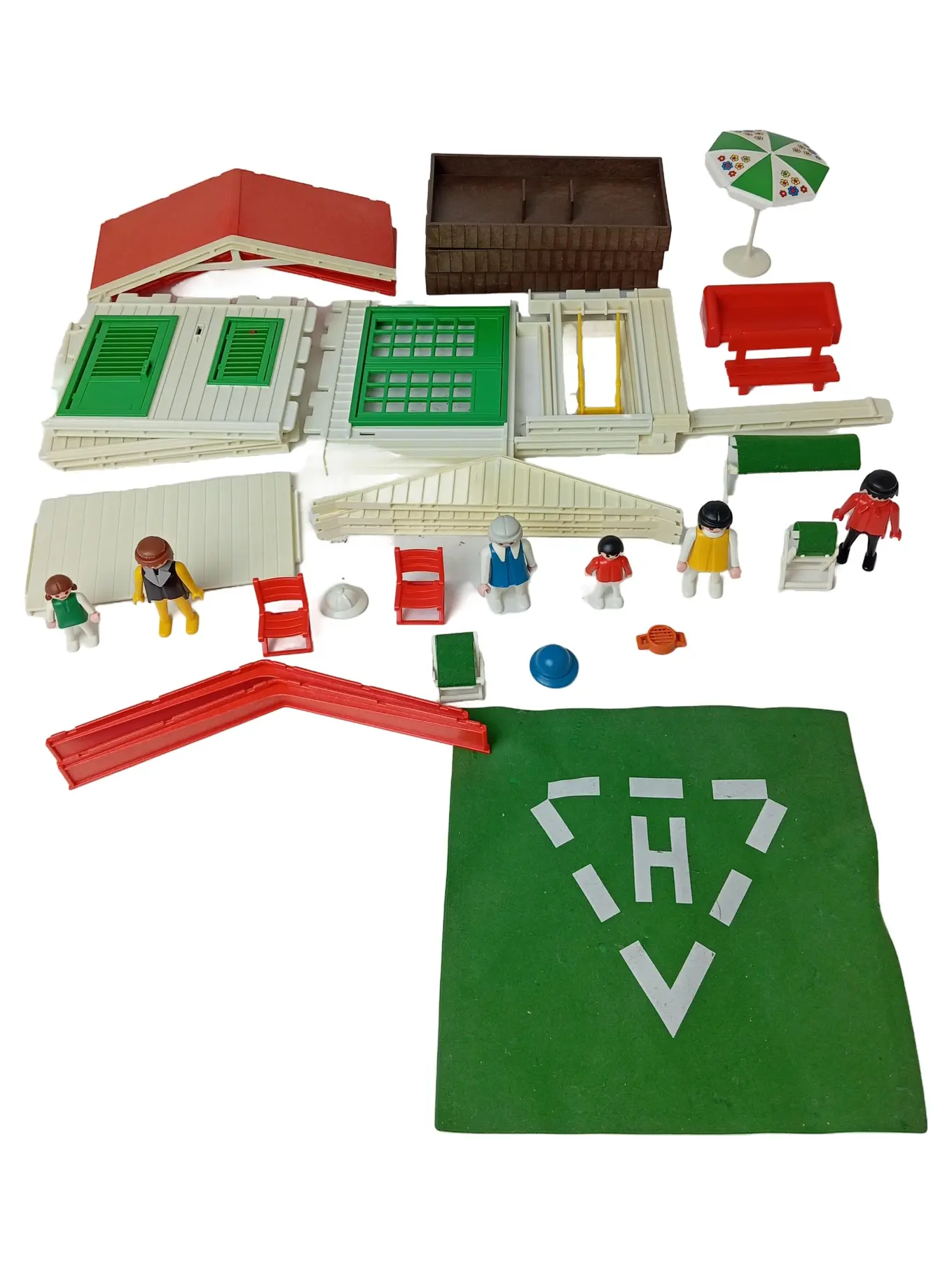 PLAYMOBIL Puppenhaus Mehrfarbig mit Figuren Möbel Zubehör Spielset