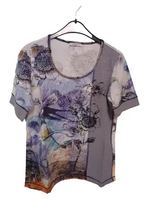 PUBLIC T-Shirt