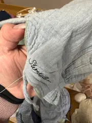 Vorschaubild 4 von Baby Sonnenhut Mütze Musselin Grau Bindebänder Nackenschutz