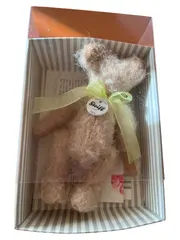 Vorschaubild 1 von Club Teddybär 2019 Mohair Knopf im Ohr 12cm Braun NEU OVP