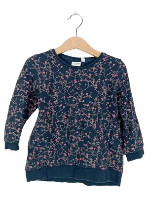 BASIC NEEDS Sweatshirt