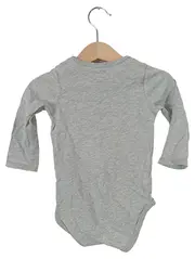 Vorschaubild 2 von Baby Body Gr. 74 Grau Langarm mit Schriftzug Sterne