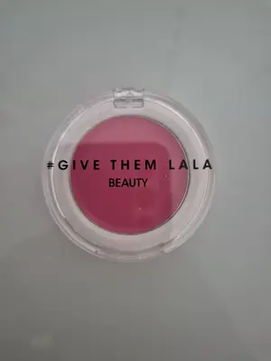 GIVE THEM LALA Rouge
