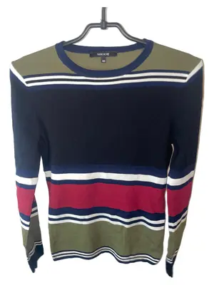 NIKKIE Pullover