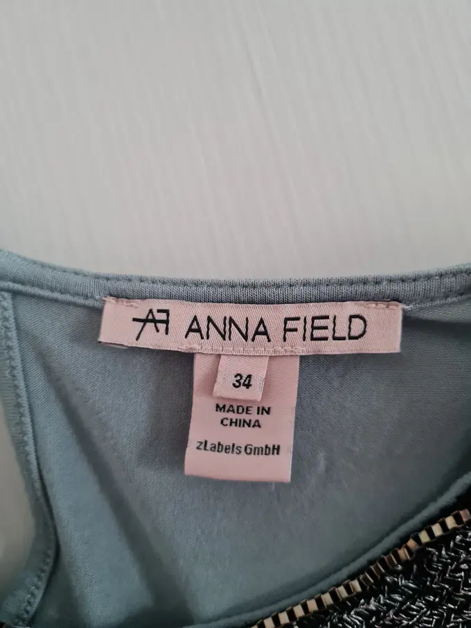 ANNA FIELD Top Bild 2