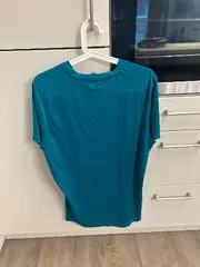 Vorschaubild 4 von Herren Sport Shirt Kurzarm Türkis Streifen Logo Gr. 42 XL Polyester